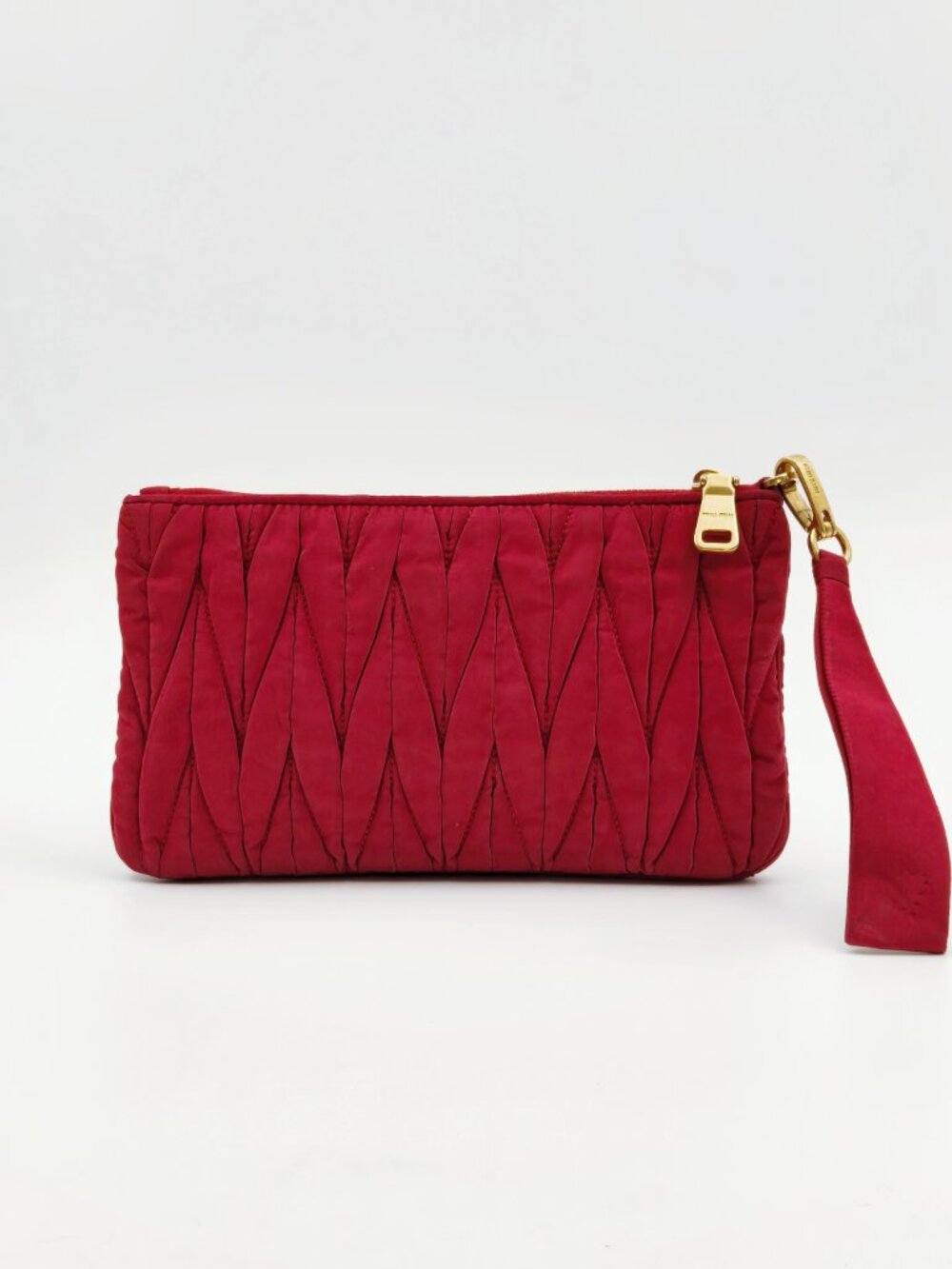 Miu Miu Matelassé Red cloth Wristlet Clutch Pouch Gold Hardware - Picture 2 of 11